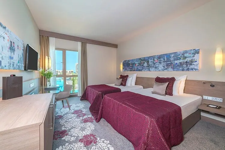 Concorde Luxury Resort & Casino · HAVUZ
