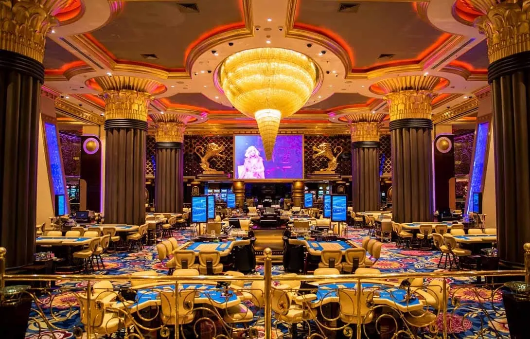 Cratos Premium Hotel & Casino · HAVUZ