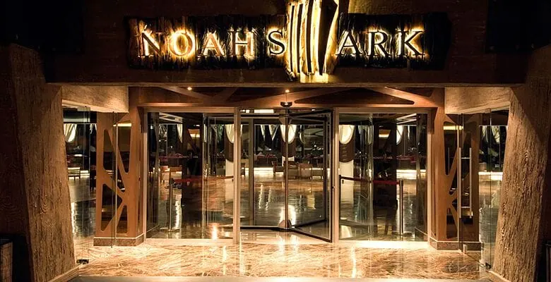 Noah's Ark Deluxe Hotel & Casino · LOBİ